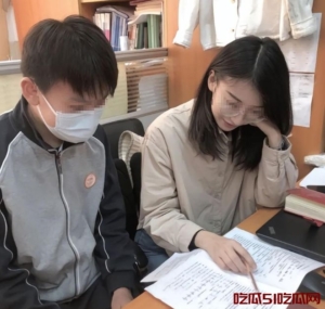 上海女教师出轨16岁学生事件：调查进行中，涉嫌违法犯罪？